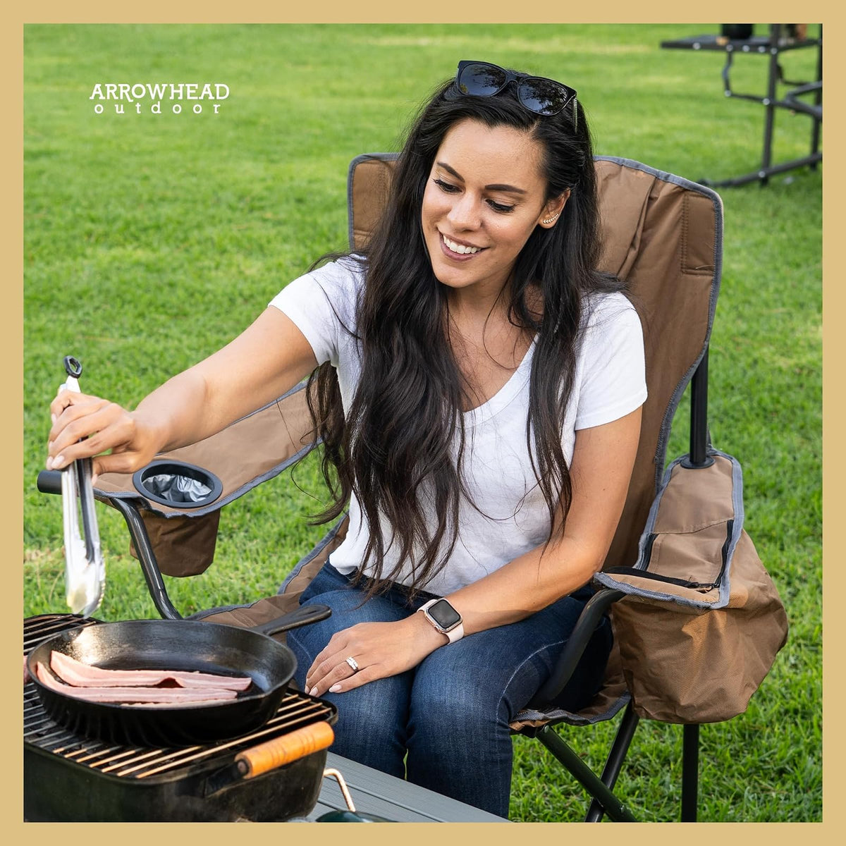 ARROWHEAD OUTDOOR - Silla Plegable portátil de Lujo con reposacabezas, Vidrio y portavasos, Enfriador de 6 latas, Bolsa de Transporte Resistente, Capacidad de Peso de 550 Libras