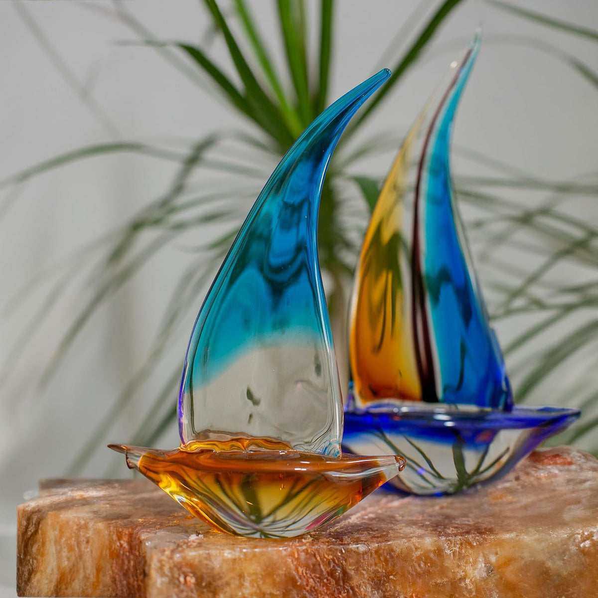 Running Velero de Cristal | Adornos para Sala, Oficina y Escritorio | Figura Decorativa | Azul Cielo | 26 x 6 cm Decora