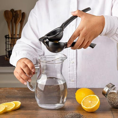 Vasconia | Exprimidor de Limones y Cítricos Esencial Aluminio Negro Mate | Aluminio anodizado, Exprime cítricos, Remache reforzado, Asas ergonómicas, Agarre cómodo, Fácil uso, Larga durabilidad