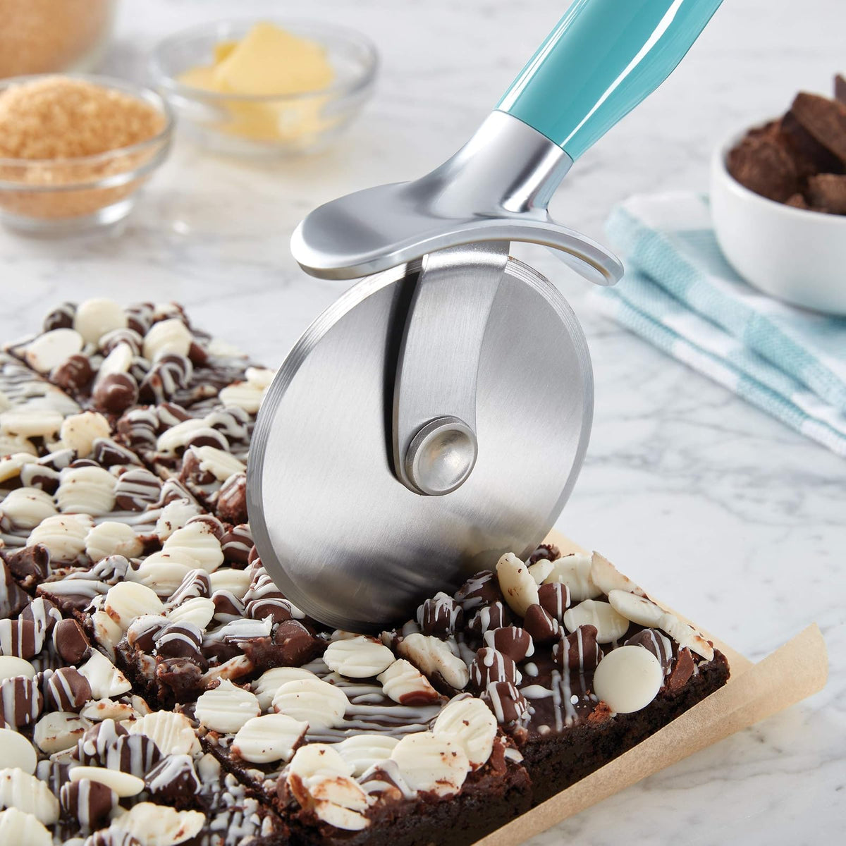KitchenAid Rueda de Pizza de Acero Inoxidable con Protector de Dedos Integrado