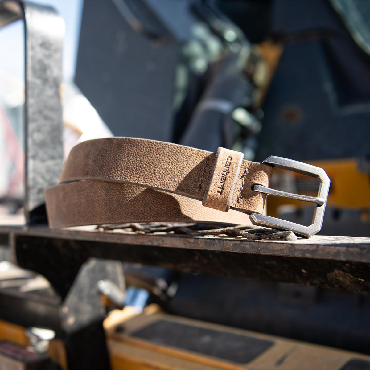 Carhartt Durable Full Grain Saddle Leather Classic Belts, W/Rugged Antique Nickle Hardware Cinturones clásicos de piel para silla de montar Hombre