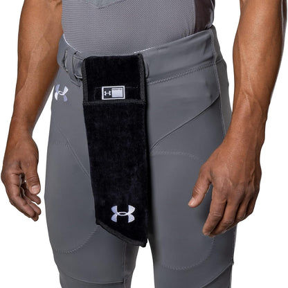 Under Armour UA20800 - Toalla de fútbol Unisex para Adultos, Color Negro, Talla única de EE. UU