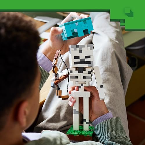 LEGO Minecraft El Esqueleto – Juguete para Construir y Decorar – Modelo en Kit – Set Basado en el Videojuego para Niños y Niñas a Partir de 10 Años – Figura de Esqueleto – 21594