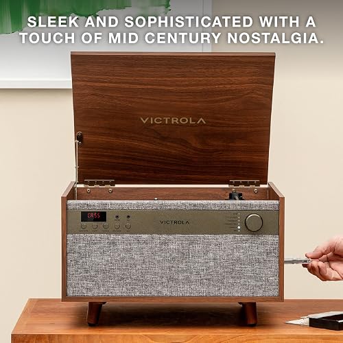 Victrola Century - Tocadiscos Bluetooth 6 en 1 - Natural Centro Musical de Mediados de Siglo Reproduce Vinilo, CD, Casete y Auxiliar, VINYLSTREAM transmite Discos a Altavoces Bluetooth