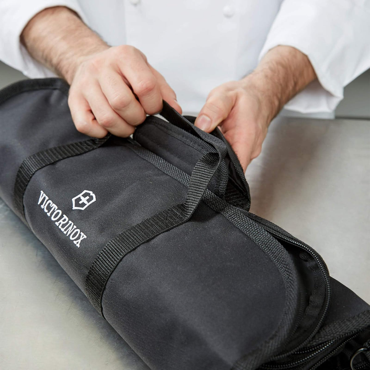 Victorinox Swiss Army Set de Barbacoa de 7 Piezas Master Competition con Mangos Fibrox Pro Rojos y Rollo para Cuchillo