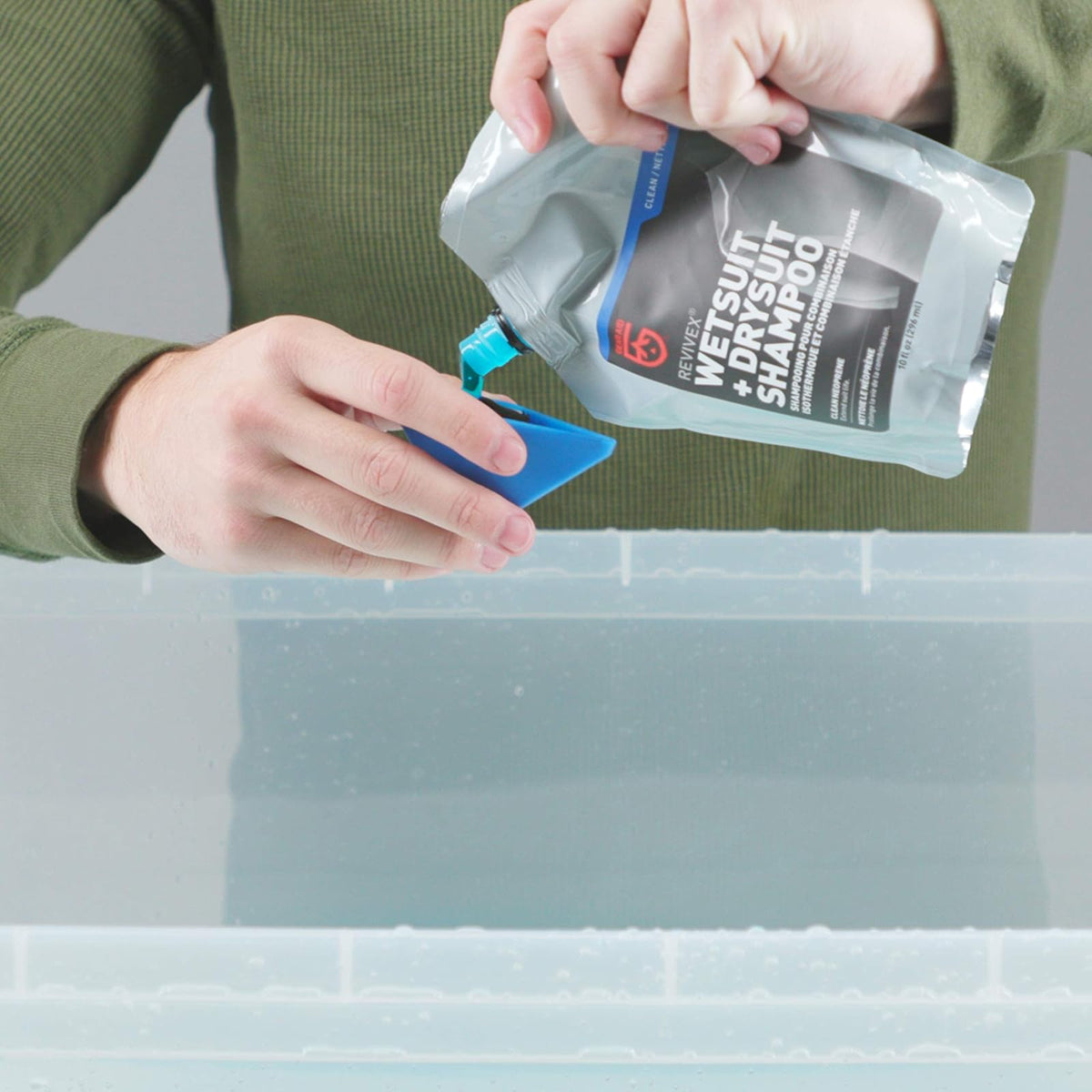 Limpiador y acondicionador de Neopreno Gear Aid para Neopreno, Elimina bacterias, Sal y residuos con champú Concentrado, 10 onzas líquidas