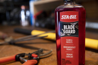 STA-BIL Blade Guard – Lubricante de primera calidad, ayuda a mantener el borde, no daña las plantas, protege contra el óxido y la corrosión, seguro para usar en equipos eléctricos de gas, 12 onzas