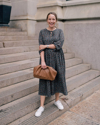 The Drop Vestido Para Mujer de Longitud de Media Pantorrilla y Ajuste Holgado, Estampado Animal Print Gris, por @graceatwood