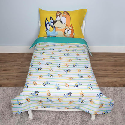 Bluey - Juego de Cama de 4 Piezas para niños pequeños, Incluye edredón, Juego de sábanas, sábana Bajera Ajustable, Funda de Almohada Reversible para Cama de niños o niñas, Color Azul