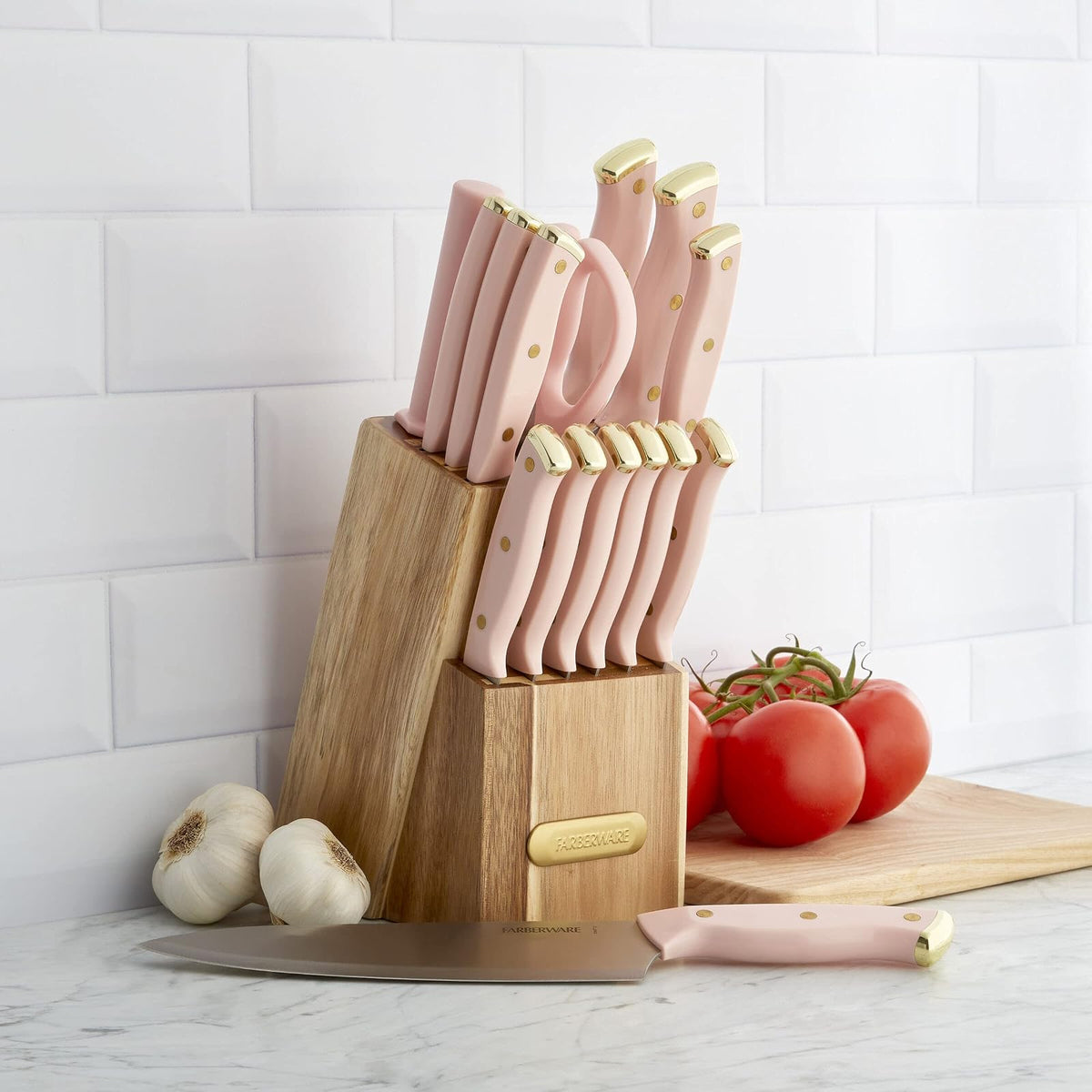 Farberware Juego de 15 cuchillos de acacia triple remachado, cuchillos de cocina de acero inoxidable de alto carbono con asas ergonómicas, juego de cuchillos afilados, rosa y dorado