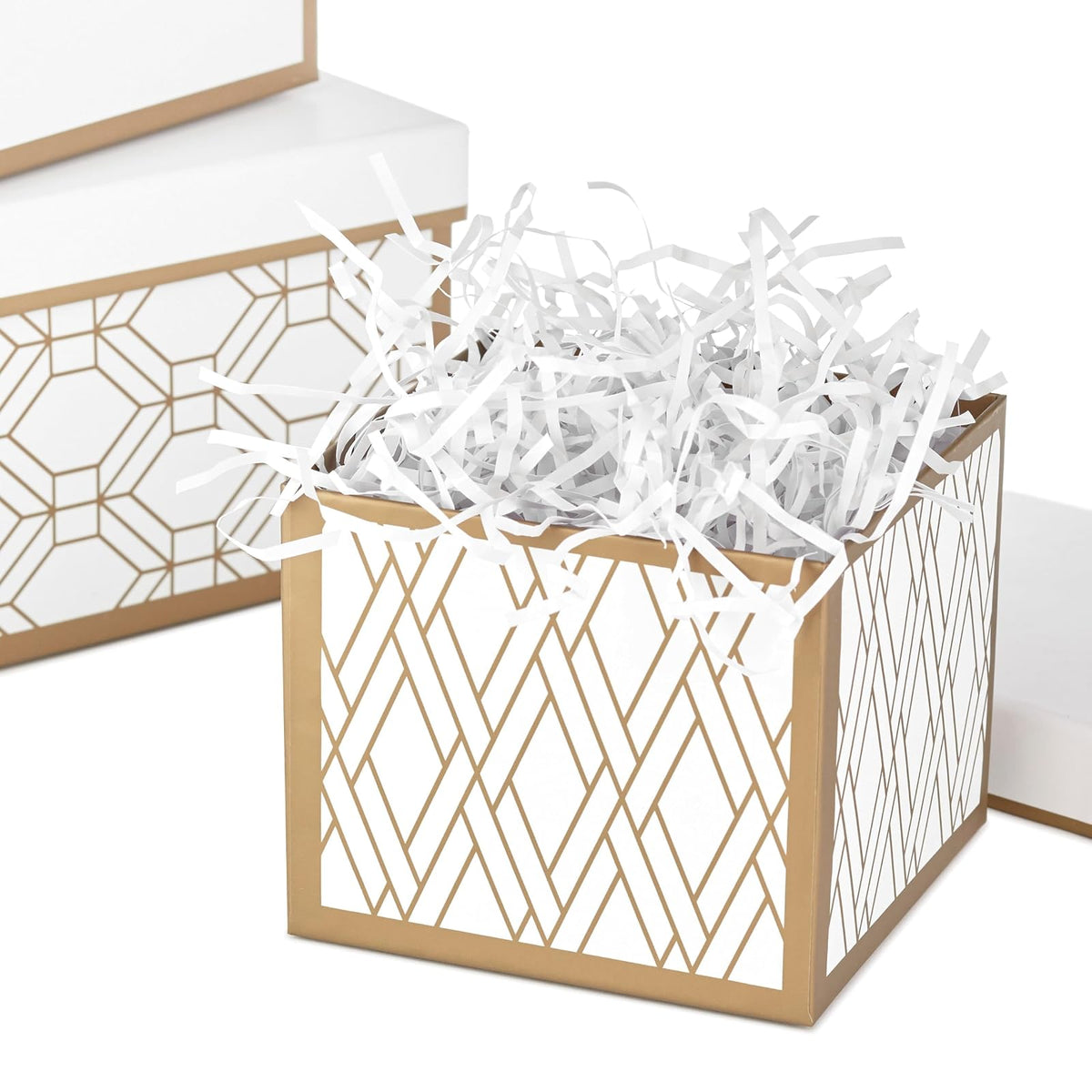 Hallmark - Cajas de regalo anidadas con tapas y relleno (juego de 3, blanco y dorado, varios tamaños) para el día de San Valentín, bodas, despedidas de soltera, damas de honor, cumpleaños