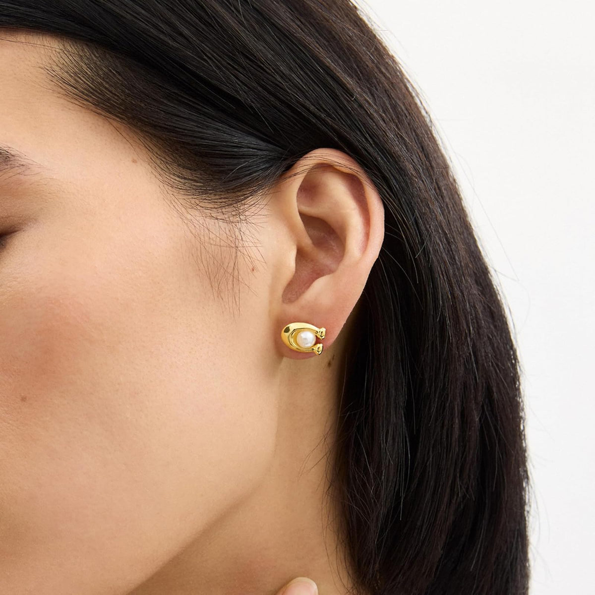 COACH - Aretes de perlas C