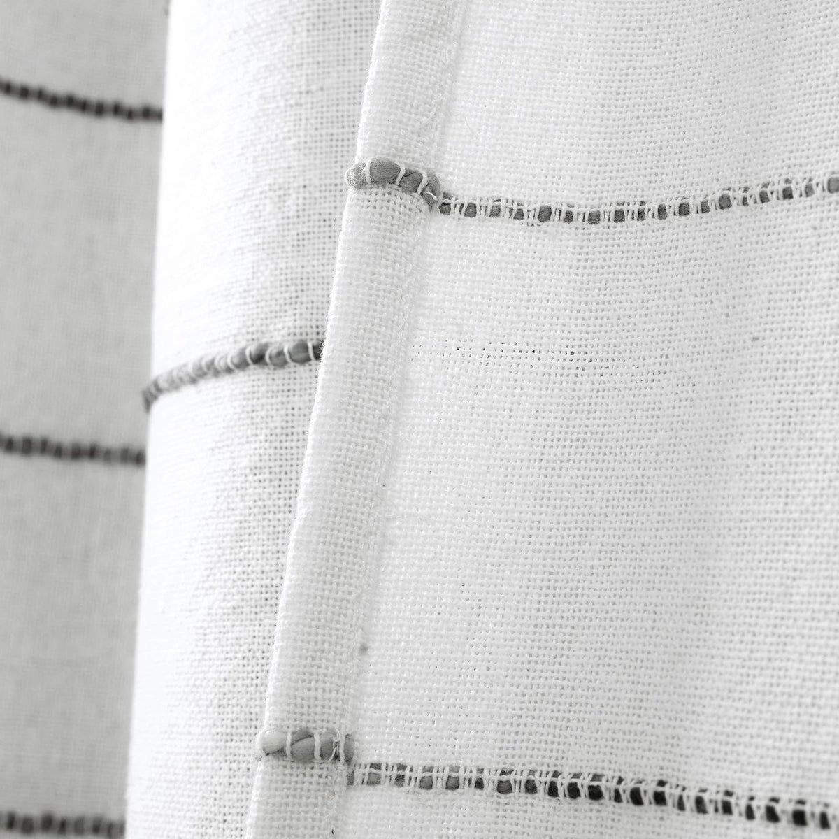 Lush Decor - Cortina de Ducha de algodón teñida con Hilo Degradado, 72 Pulgadas de Ancho x 72 Pulgadas de Largo, Gris y Multi - Cortinas de Ducha de Tela - Cortina de baño a Rayas - Decoración de