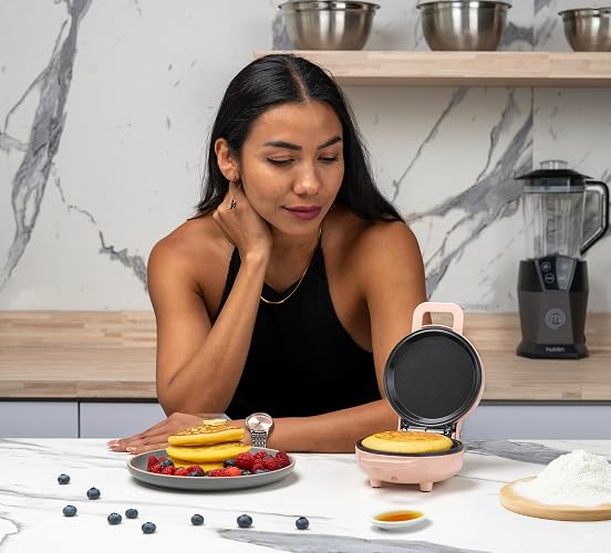 Hukën x MasterChef | Máquina para Hot Cakes Mini HEAT+ | Calentamiento Rápido y Uniforme | Temperatura Automática | Parrillas Antiadherentes | Luz Indicadora | Diseño Compacto