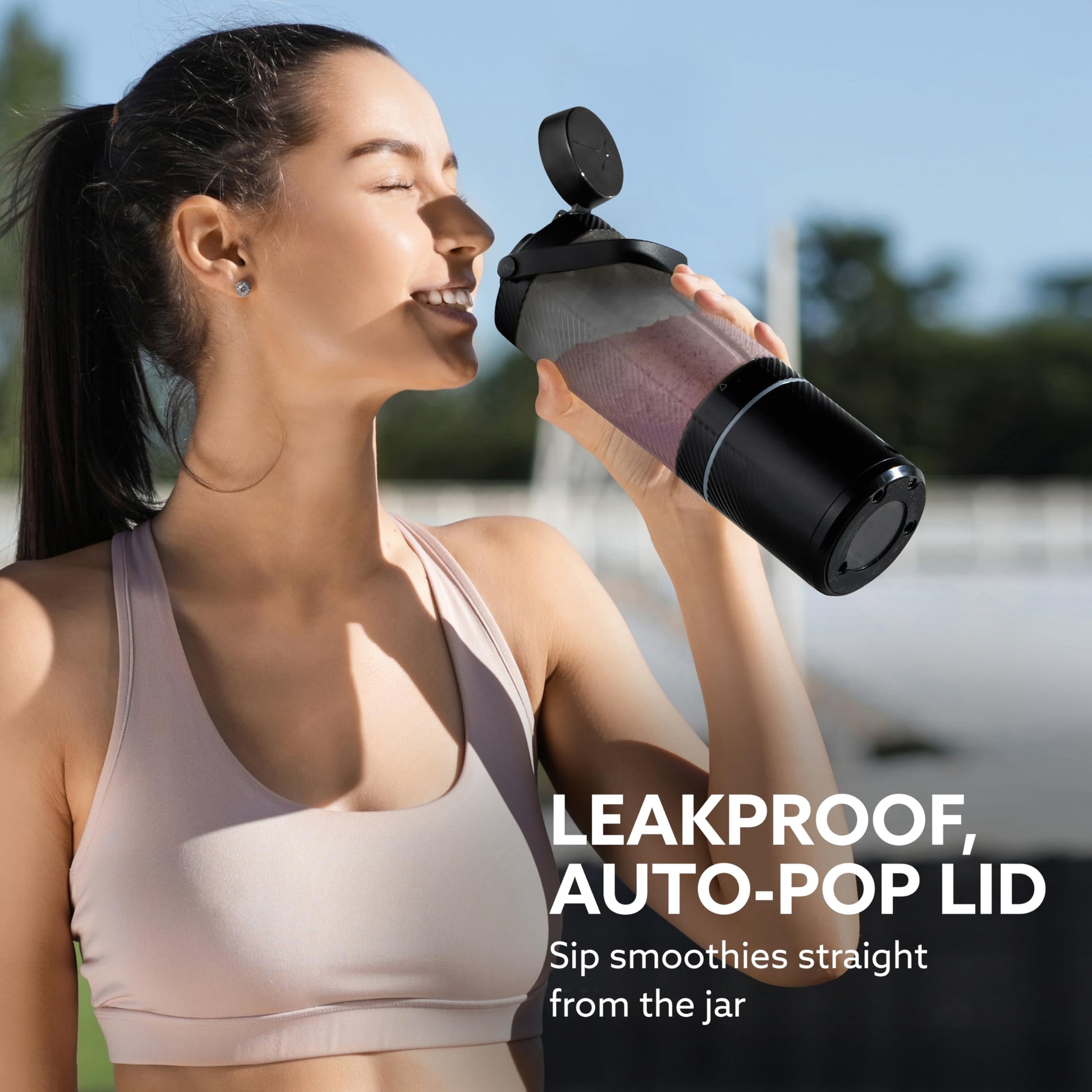 Oster Licuadora Portátil, GoMAX, Recargable USB-C, Personal, Vaso Antiderrames, para Smoothies, Batidos de Proteína, Hielo, Gimnasio, Desayuno Saludable, Negro, BLSTGFP-B20-000