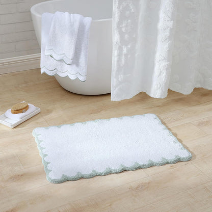 Peri Home - Alfombra de baño festoneada, Suave y Absorbente, 100% algodón, 20 x 30 Pulgadas, Color Blanco con Festoneado Salvia