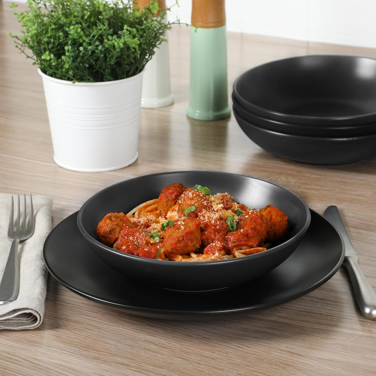 Gibson Home Queenslane - Juego de vajilla de 16 platos y cuencos dobles - Negro mate
