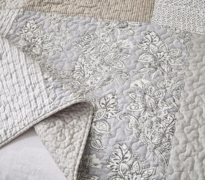 Chezmoi Collection Quinn - Juego de edredón de 3 Piezas con diseño de Flores de Hibisco, diseño de Rayas de Caramelo, Color Gris Topo Neutro, Colcha Reversible Ligera, tamaño King
