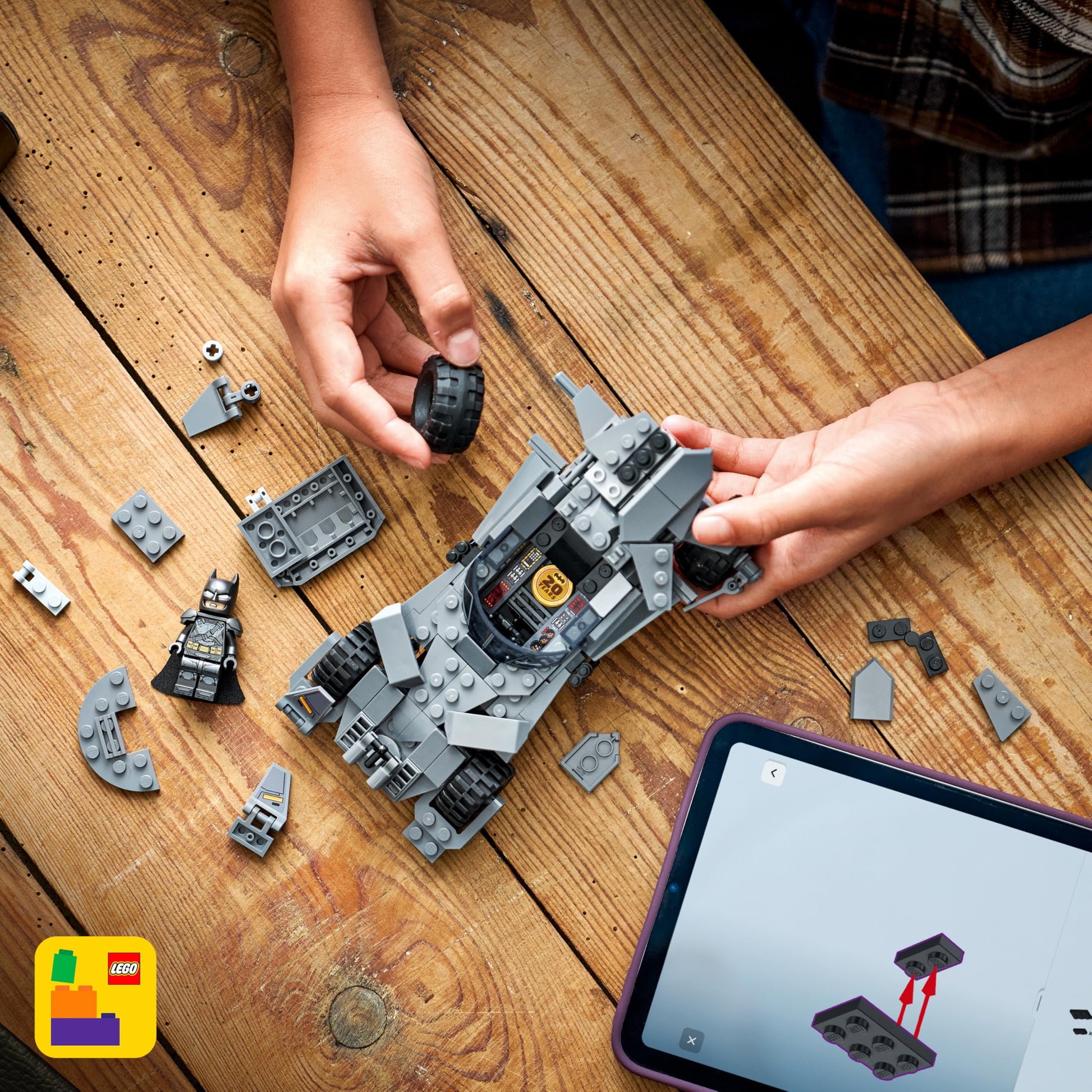 Lego DC Batman Batimóvil de Batman v Superman – Juguete – Kit de Construcción de Auto y Minifigura para Niños y Niñas Desde 9 Años – Coleccionable por el 20 Aniversario – 76331