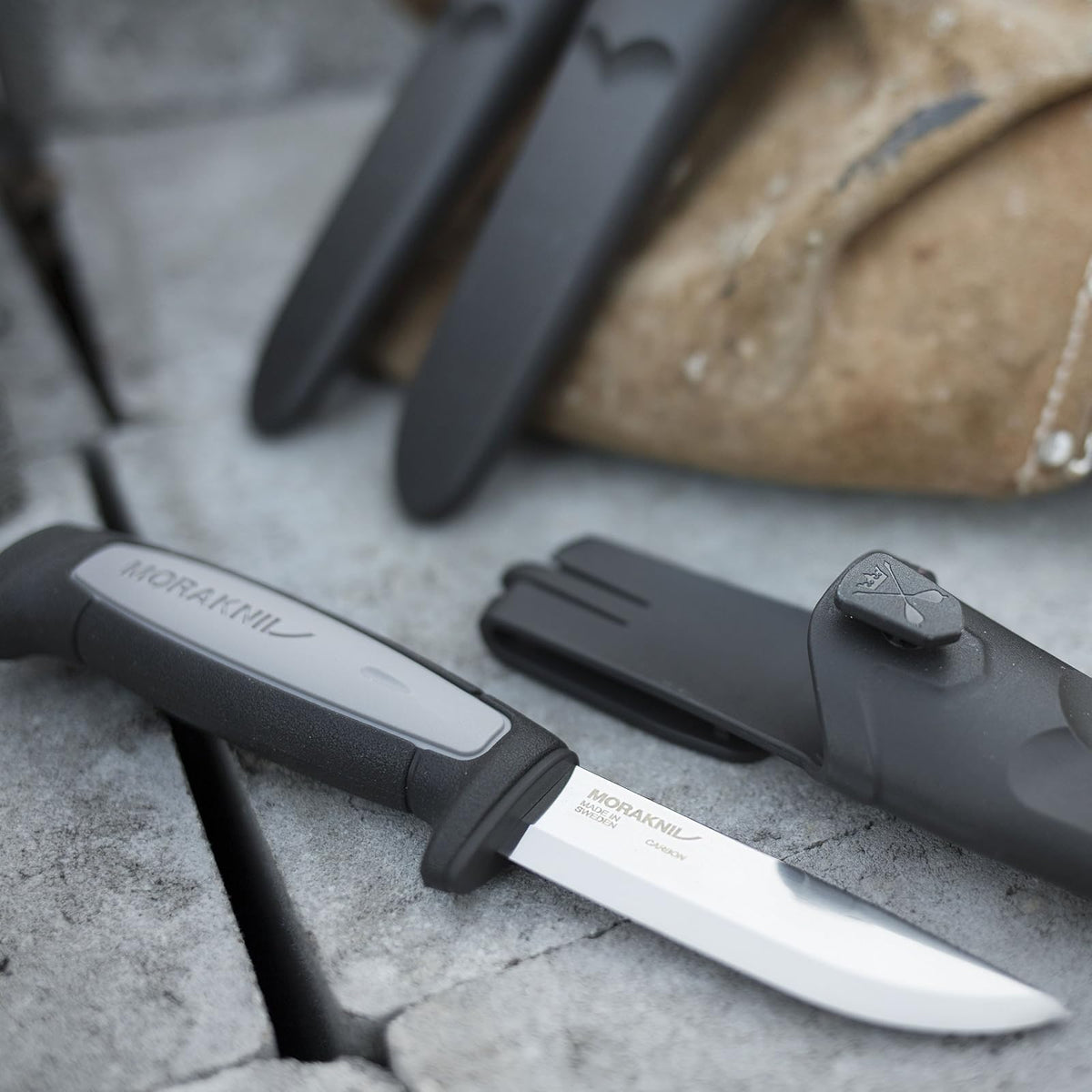 Morakniv Craftline - Cuchillo de hoja fija robusto con hoja de acero al carbono y hoja combinada, 3.6 pulgadas