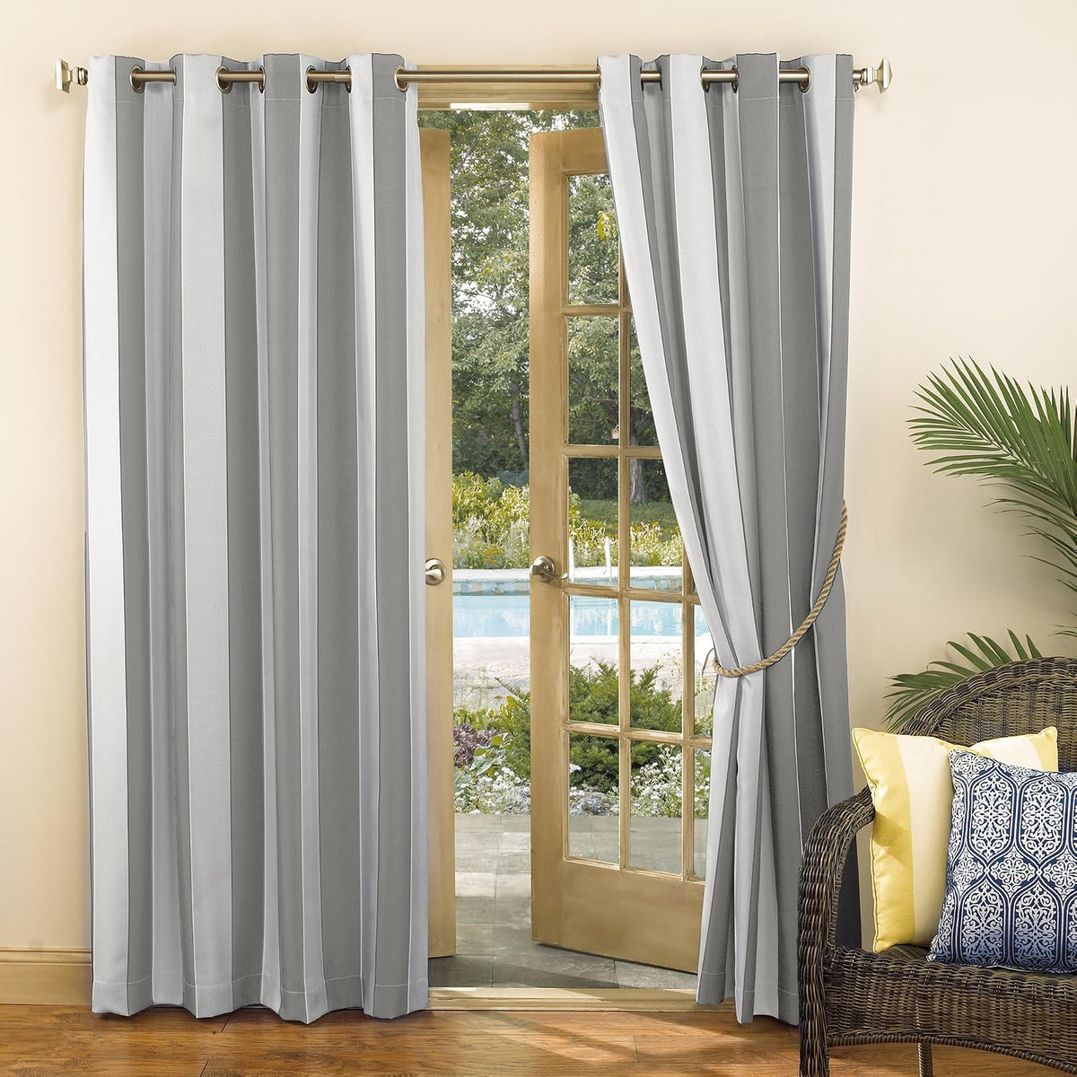 Sun Zero Valencia - Paquete de 2 Paneles de Cortinas con Ojales para Interiores y Exteriores, protección UV, eficiencia energética, 54 x 84 Pulgadas, Color Gris