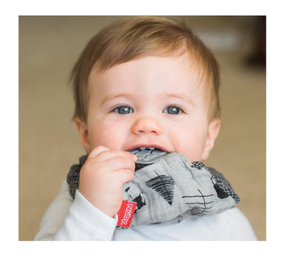 Nuby Reversible 100% Natural Cotton Muslin 3 Piece Teething Bib, Green/Grey/Blue, Dinosaur/Bear/Stripes, Paquete de 3