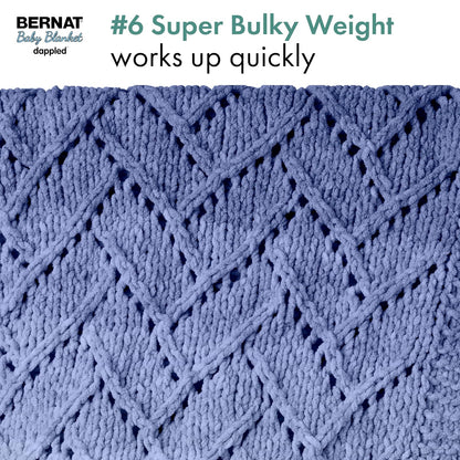Bernat - Manta para bebé, color verde selva, 2 unidades de 300 g/10.5 oz, poliéster, 6 súper voluminosos, 220 yardas, tela/ganchillo