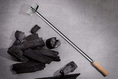 TRAMONTINA - Rastrillo para Brasas Churrasco, con Lámina de Acero Inoxidable, Mango de Madera, Utensilios de Cocina, para Limpiar el Asador, Alta Durabilidad, Tamaño de 72,6 x 10 x 9,6 cm
