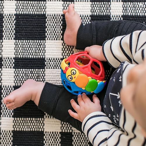 Baby Einstein Bendy Ball - Pelota de Oruga con sonaja para bebé, Flexible, de fácil Agarre, Unisex, a Partir de 3 Meses