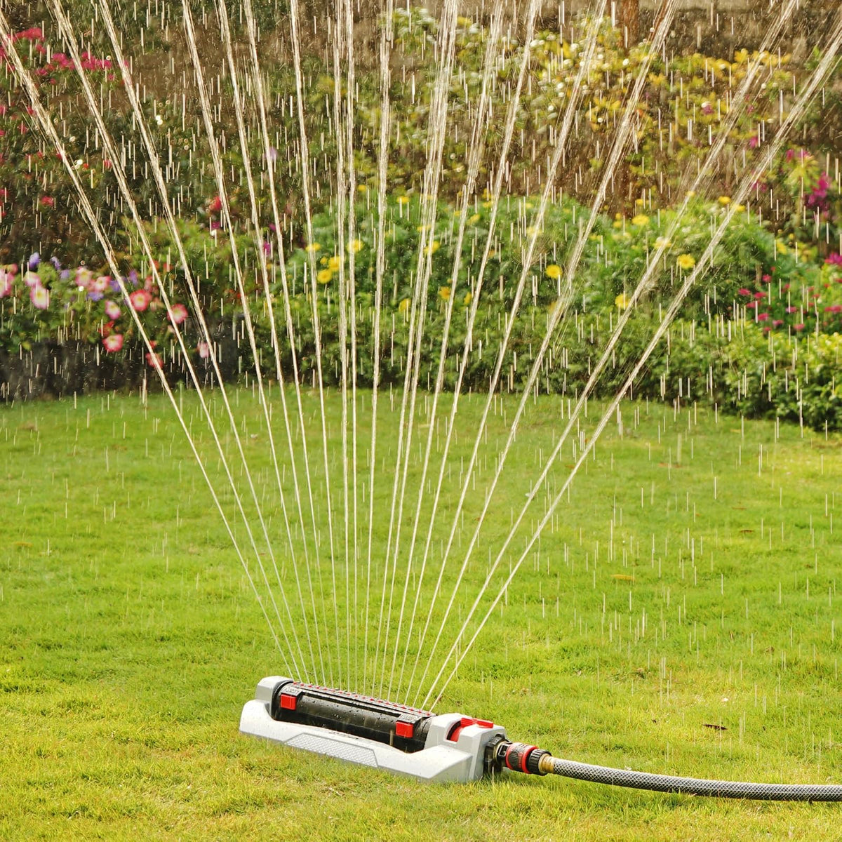 Eden 94095 - Aspersor oscilante turbo resistente, cubre hasta 4.000 m2 18 boquillas de precisión, base de aluminio ponderado, rango ajustable, control de flujo, pestañas de ajuste de ancho, paquete de