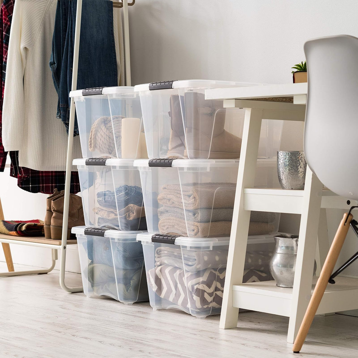 IRIS USA 6 Contenedores de 32 Qt con Tapa, Transparentes | Diseño transparente para ver el contenido fácilmente. Ideal para ropa de cama, decoración y clóset. Diseño anidable.