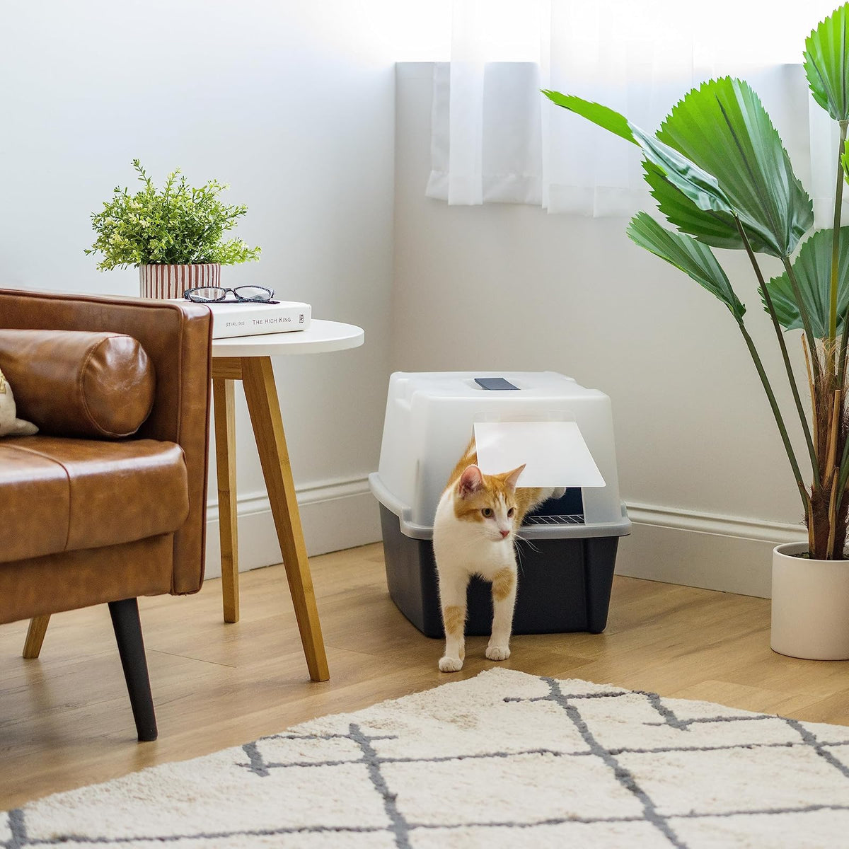 IRIS USA Arenero Cubierto para Gato con Puerta Frontal y Pala, Azul | Reduce la dispersión de arena, puerta frontal para privacidad, incluye pala, resistente a manchas, limpieza sencilla