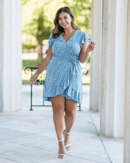 The Drop Vestido Para Mujer, Cruzado, Estampado Azul Floral, por @caralynmirand