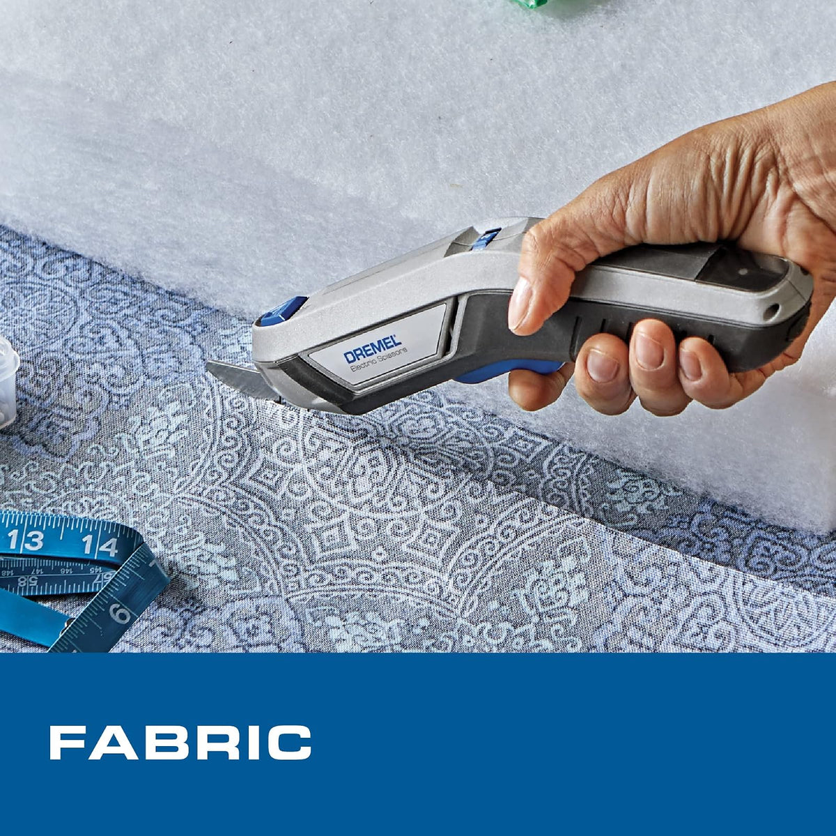 Dremel - Tijeras eléctricas inalámbricas de 4 V con batería recargable USB y dos accesorios de cuchilla, ideal para cortar cartón, tela y papel, HSSC-01