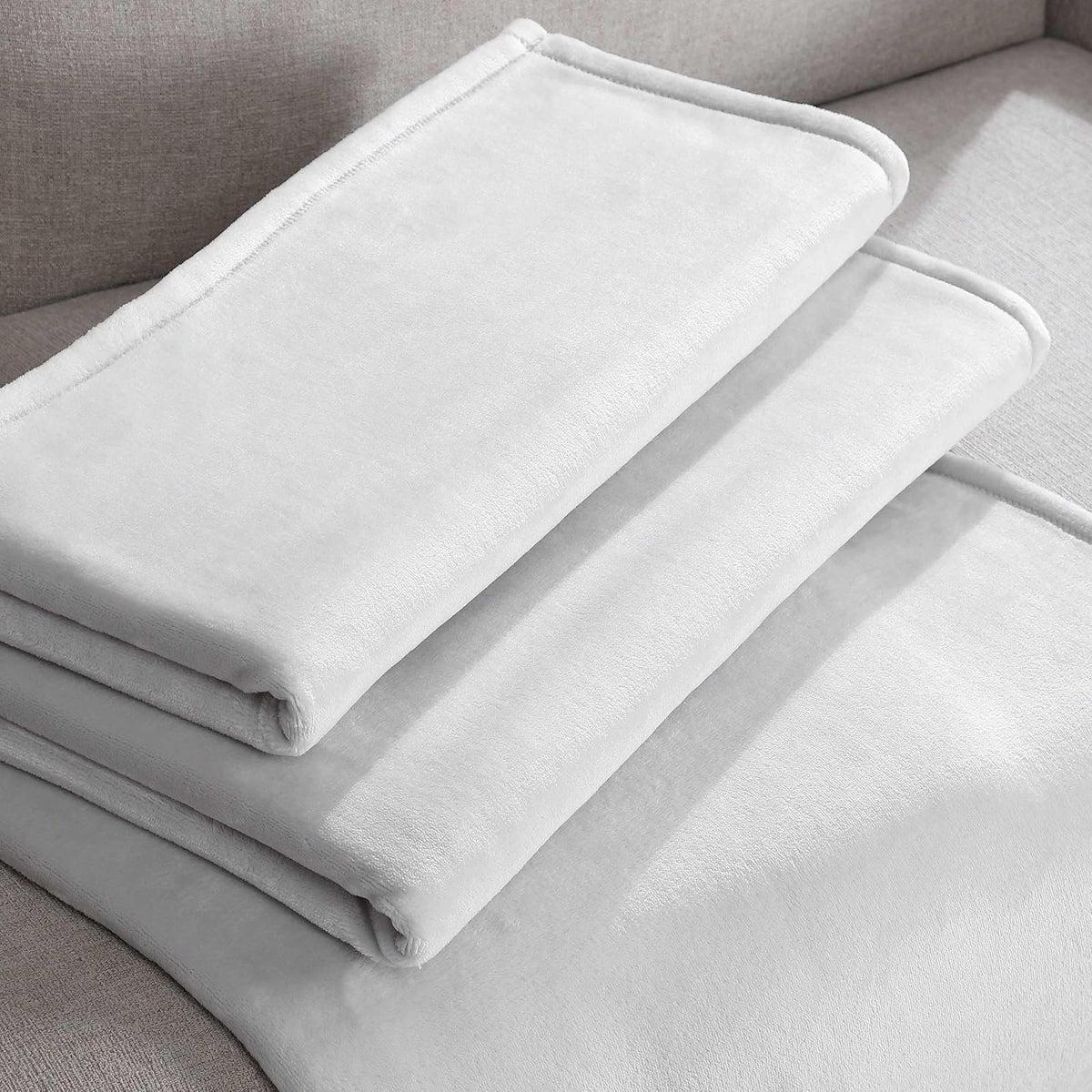 Calvin Klein - Manta de Felpa Suave, Manta de Cama de Peso Medio (Gris Aluminio, Queen)