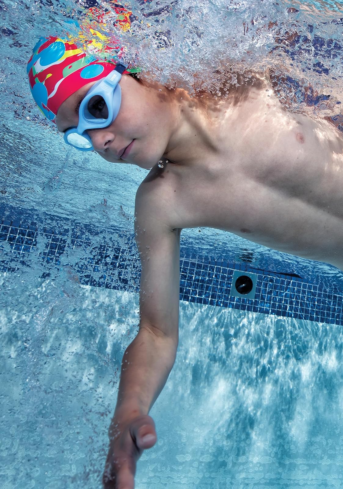 Arena - Gorro de natación Unisex de Silicona con Estampado Junior para niños y niñas, Entrenamiento de natación, Ajuste más pequeño, Talla única