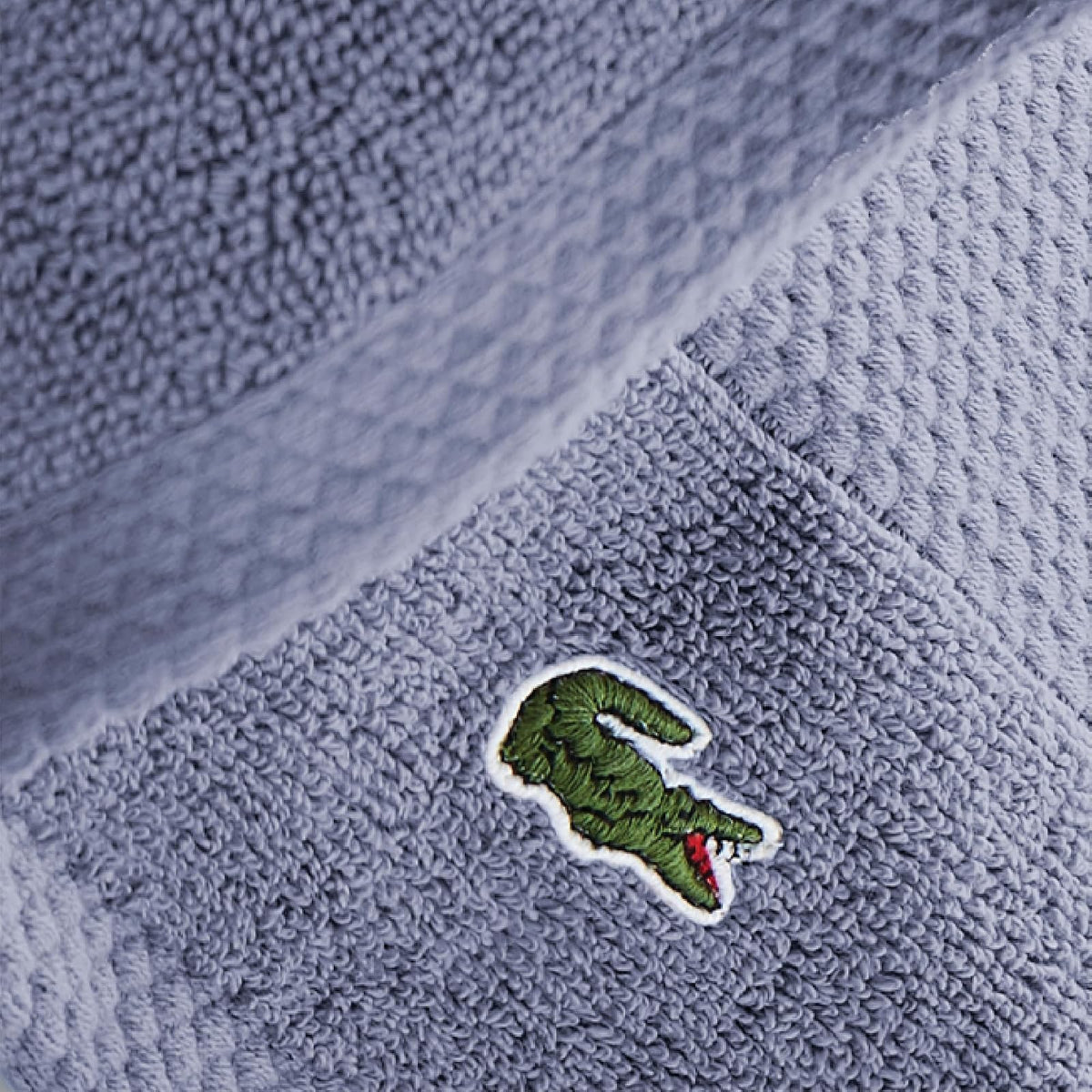 Lacoste Heritage - Toalla de baño 100% algodón Supima (Tela de Mezclilla Ligera, 35 x 70 Pulgadas), Altamente Absorbente y de Secado rápido, Toalla de baño súper Suave de Alta Calidad, Esencial para
