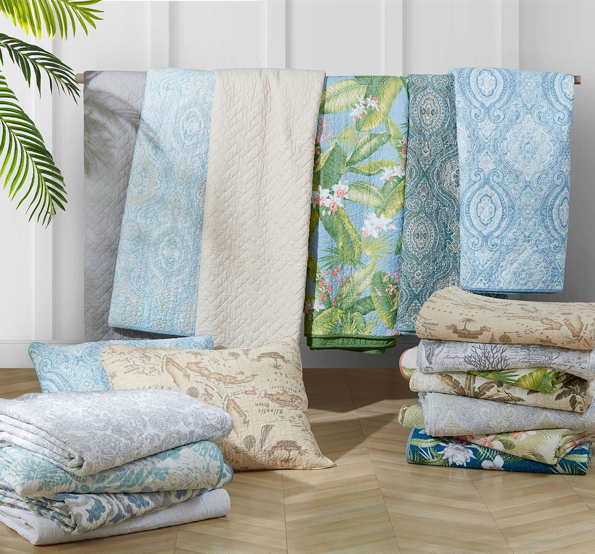 Tommy Bahama - Juego de edredón King, Ropa de Cama Reversible de algodón con Fundas a Juego, decoración Ligera para el hogar para Todas Las Estaciones (Beach Bliss Grey, King)