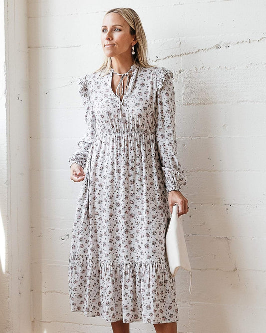 The Drop Vestido Midi Para Mujer, Con Forro y Lazo en el Cuello, Estampado Azul Claro Floral, por @jaceyduprie