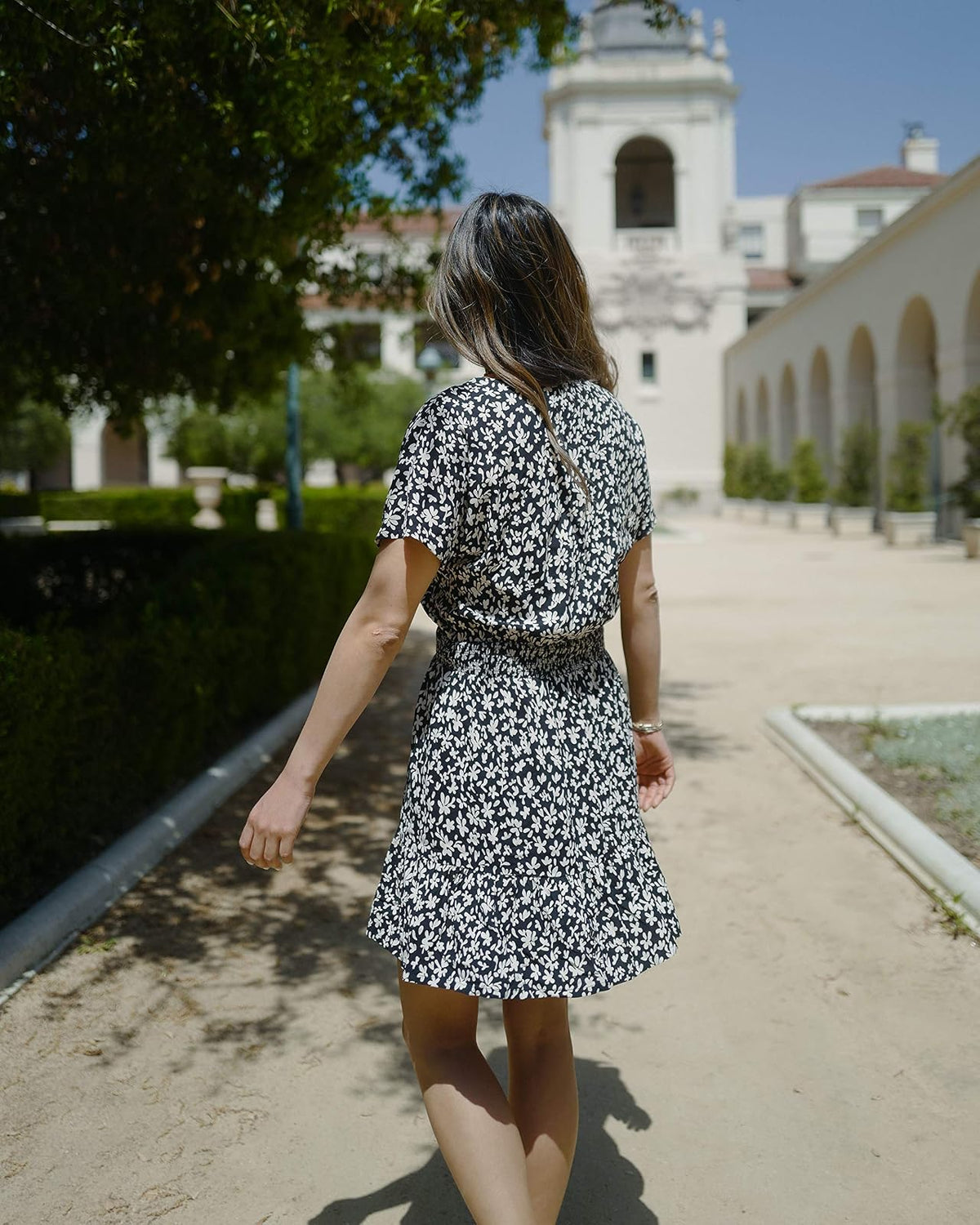 The Drop Minivestido Para Mujer, de Cintura Fruncida, Negro con Estampado Floral, por @spreadfashion