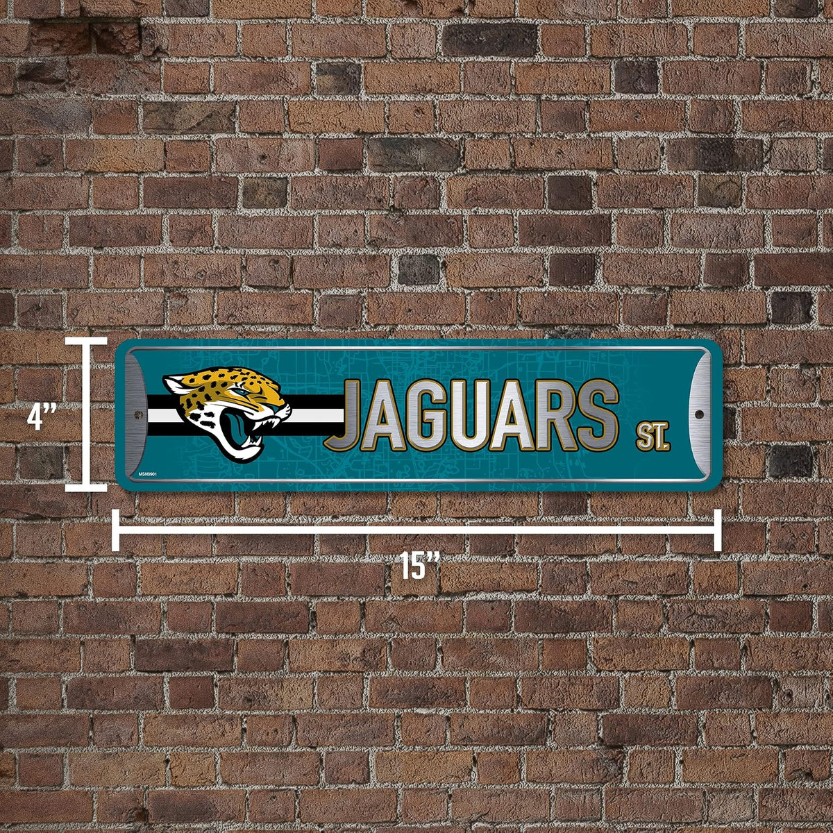 Rico Industries NFL Tampa Bay - Letrero de metal para decoración del hogar (4 x 15 pulgadas), ideal para el hogar, la oficina, el recámara y la cueva del hombre, hecho en plata