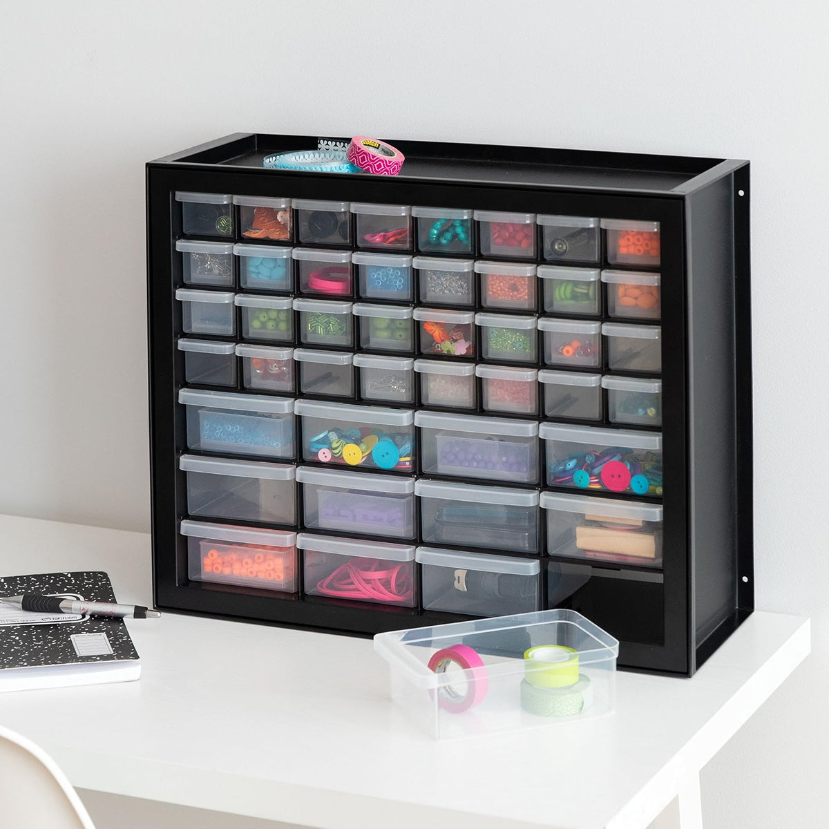 IRIS USA Gabinete de Almacenamiento Apilable de 44 Cajones para Ferretería y Juguetes, 49.53 cm An x 17.78 cm P x 39.37 cm Al, Negro - Pequeño Organizador de Baúl Utilitario Scrapbook y Pasatiempos