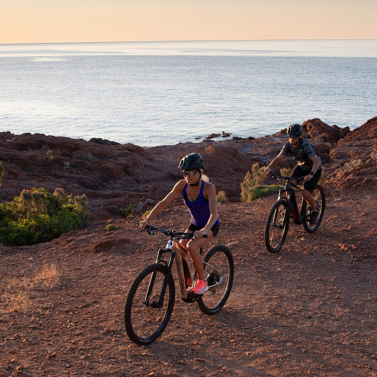 Look Cycle - Geo Trail Grip Bicycle Pedals - Flat Pedals - Reliability, Comfort and Durability - Slip-Proof Safety - Innovative Activ Grip Rubber - High-Performance MTB Bike Pedal