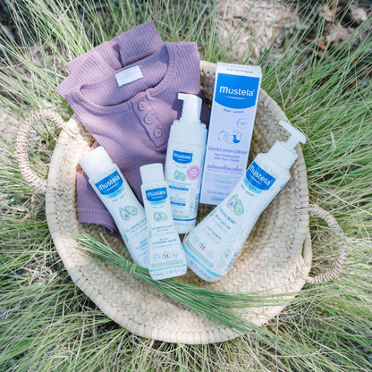 Mustela - Set de regalo para recién nacido, para el baño de bebés y para el cuidado de la piel, 5 unidades