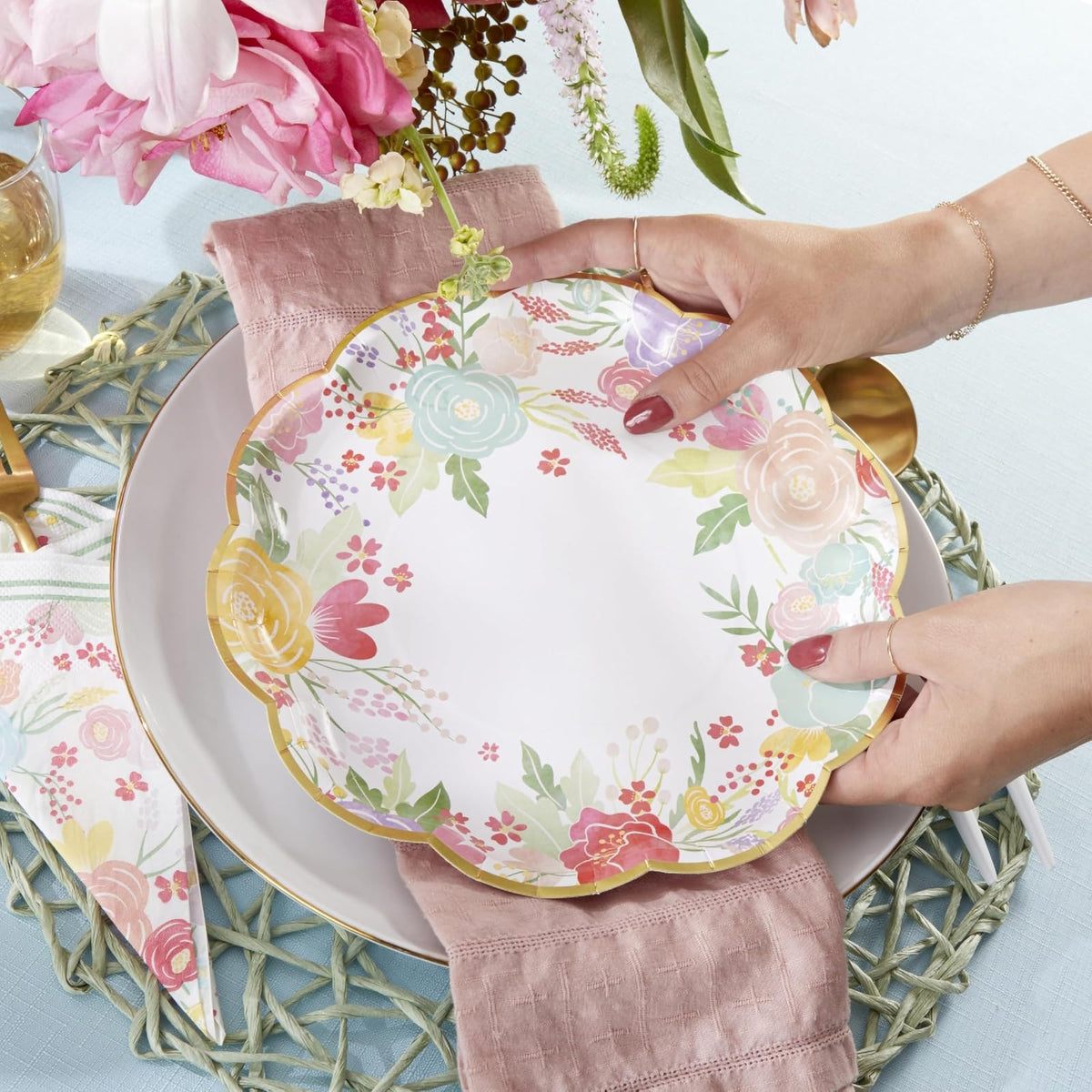 Kate Aspen Garden Blooms 9 pulgadas Platos de papel decorativos de alta calidad | Suministros de fiesta (350 g/m² de peso, juego de 16) - Perfecto para bodas, brunch de novia, baby shower
