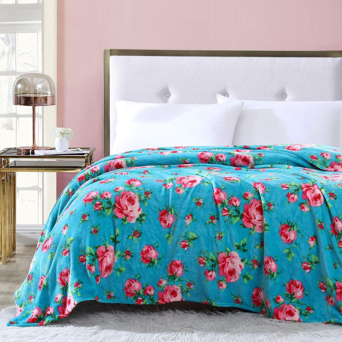 Betsey Johnson - Manta Suave de Felpa Grande para Cama y sofá | Sensación ultrasuave, calidez acogedora, diseño de gran tamaño, comodidad ligera, lavable a máquina