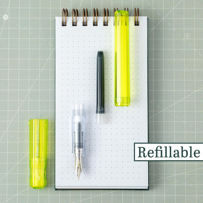 PILOT Pluma Fuente Kakuno, barril color verde traslúcido, punto mediano, estuche con una pieza