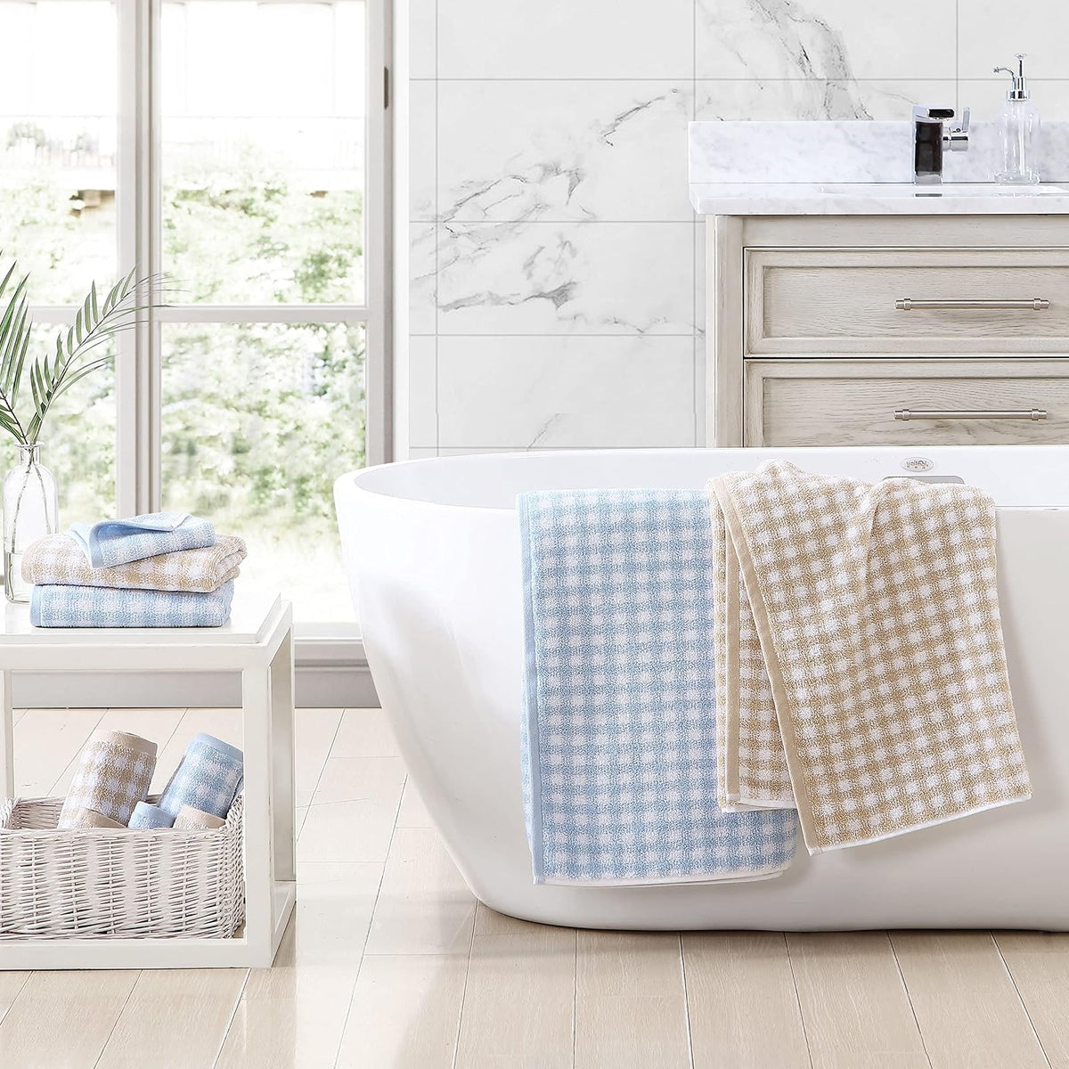 Laura Ashley - Toallas de baño, Toallas de algodón absorbentes y Resistentes a la decoloración, Esenciales para recámara (Azul Ginny, 3 Piezas)