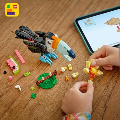 LEGO Creator 3en1 Fauna Salvaje: Tucán Tropical Figura, Se Convierte en Mariposa de Juguete o Modelo de Pez, Regalo para Amantes de la Naturaleza y Niños de 7 Años o Más 31173
