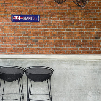 Rico Industries Placa de metal para la calle de la NFL New York Giants Home Decor (10 x 38 cm), ideal para el hogar, oficina, dormitorio y cueva de hombres, fabricada